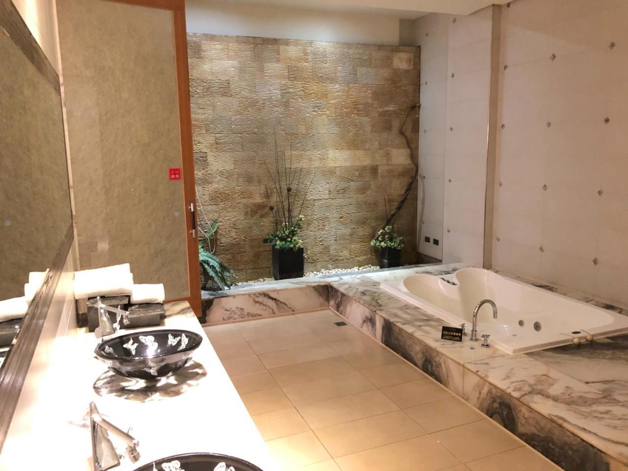 Idee Spa Motel Yangmei Bagian luar foto