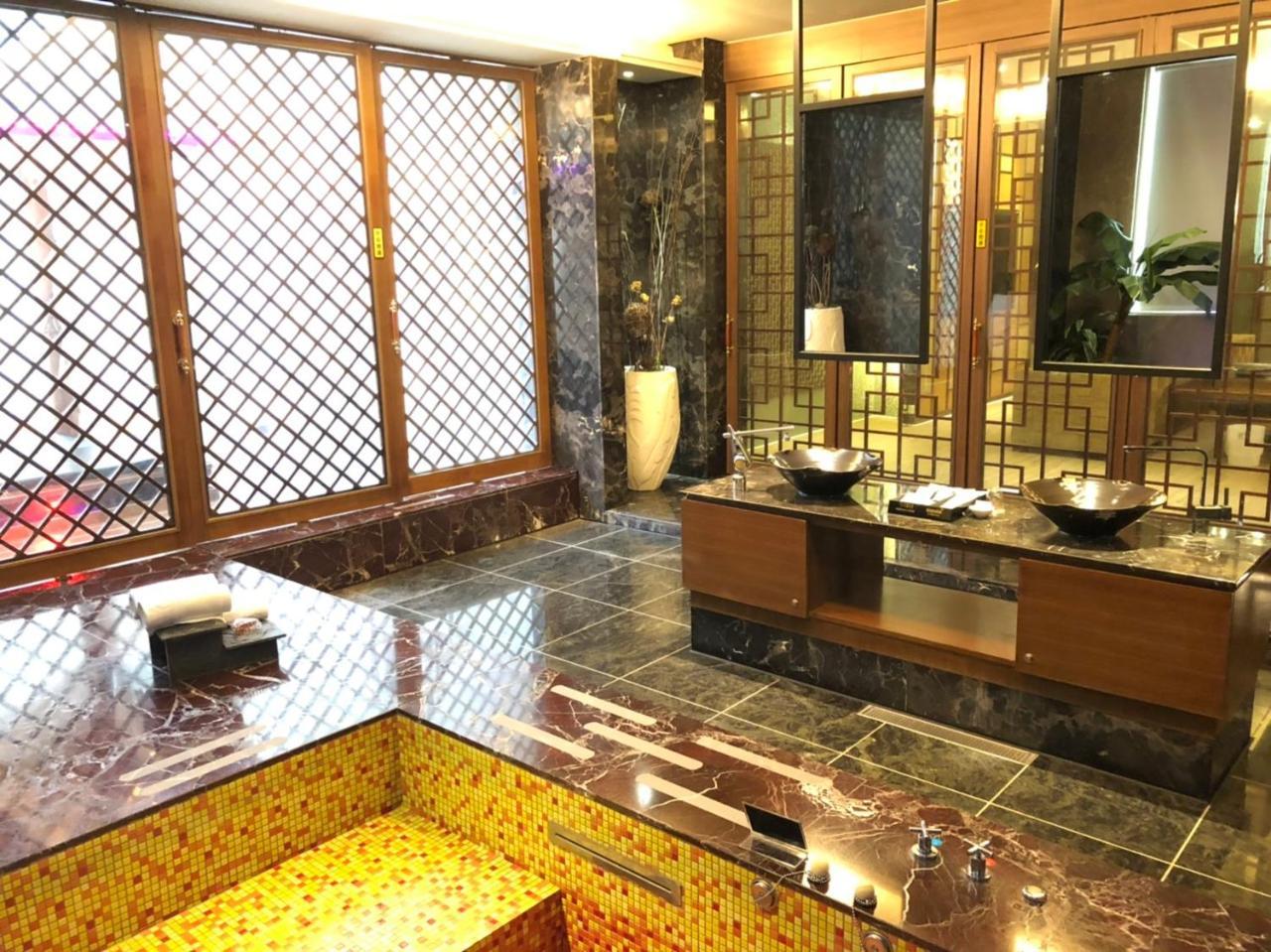 Idee Spa Motel Yangmei Bagian luar foto